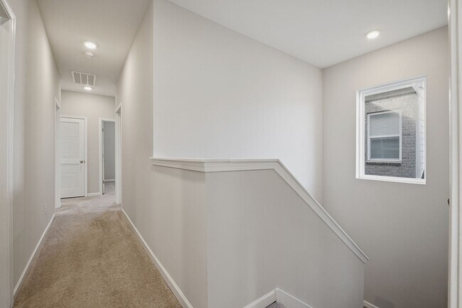 Building Photo - 3725 Hoggett Ford Rd