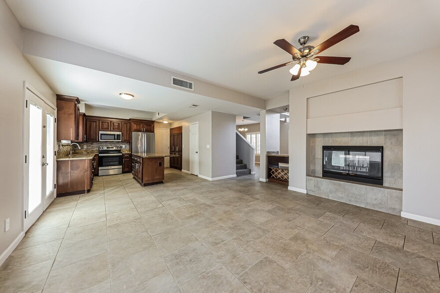 Building Photo - 4533 E Annette Dr