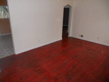 Building Photo - 528 Trenton Ave