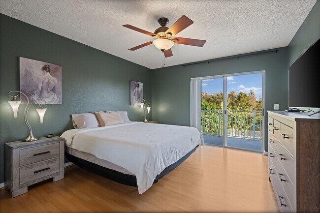 Building Photo - 1628 S Club Dr