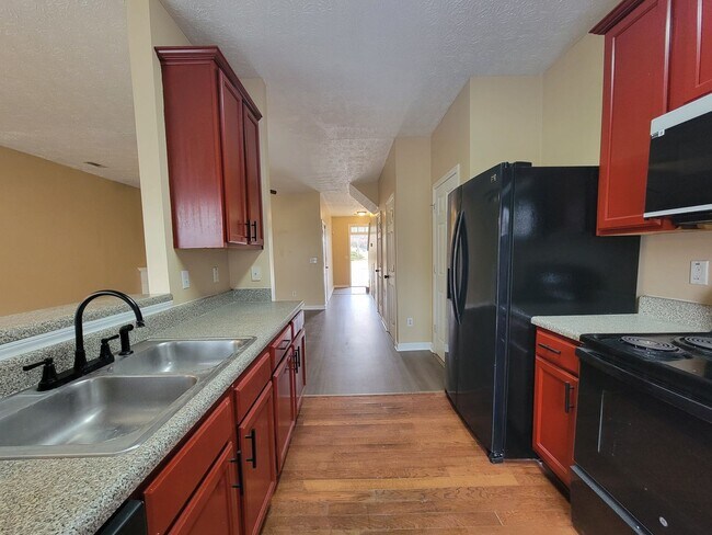 Building Photo - 2 Story-Townhome - 1 Car Garage - Gated Community - Camp Creek