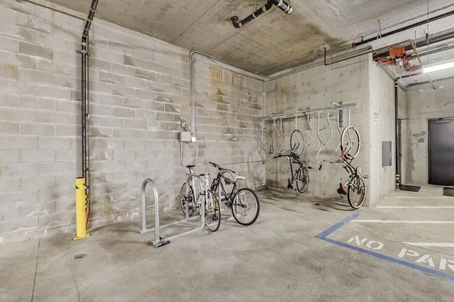 Building Photo - 4435 Piedmont Ave