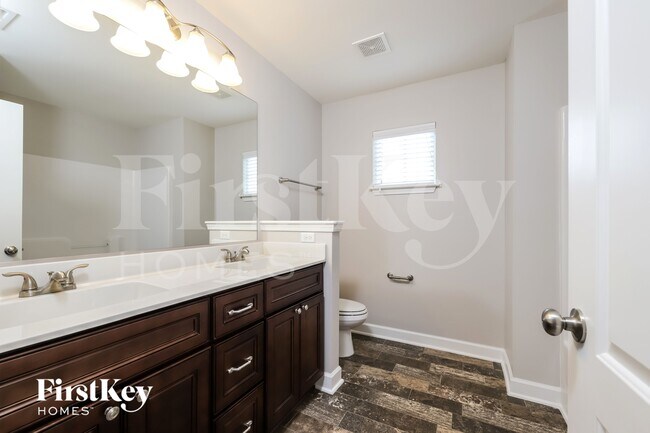 Building Photo - 132 Bethel Oaks Ct