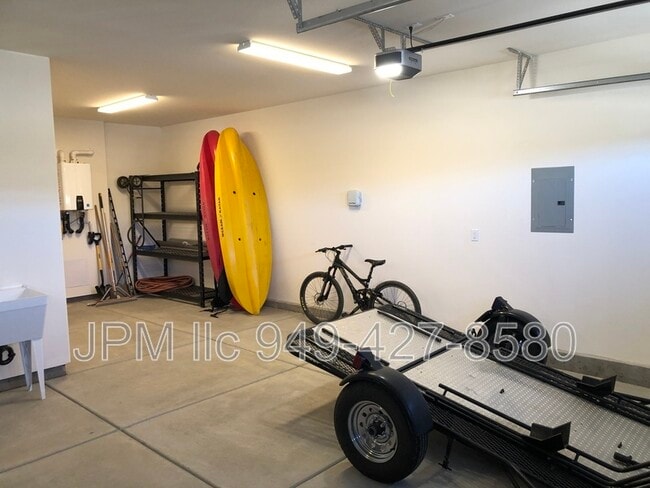 Building Photo - 11196 Grazing Cattle Ln