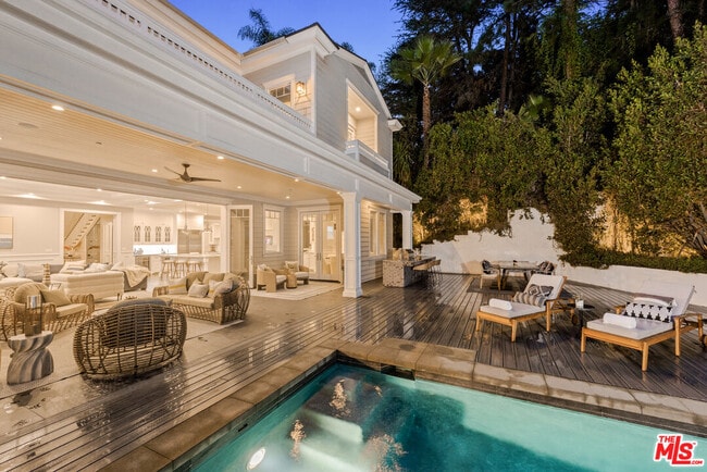 Building Photo - 1836 Laurel Canyon Blvd