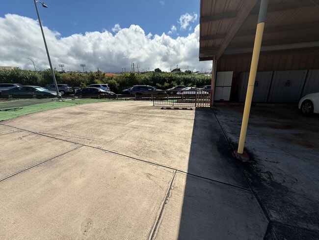 Building Photo - Aiea 3-bedroom 2 bath with 1 assigned parking