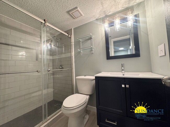 Building Photo - Waterfront 2 Bedroom Condo in Fountainhead!