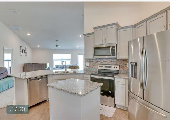 Building Photo - 303 Shad Way