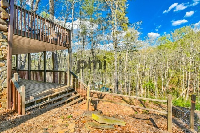 Building Photo - 230 Silver Maple Ln