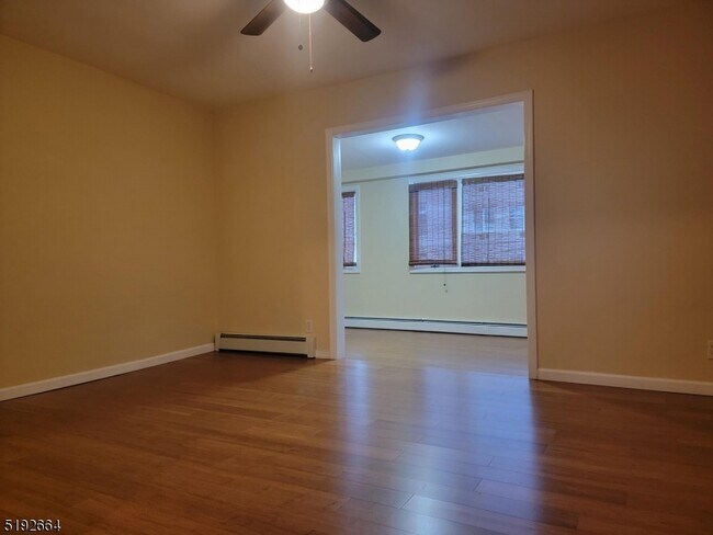 Building Photo - 26 W Price St