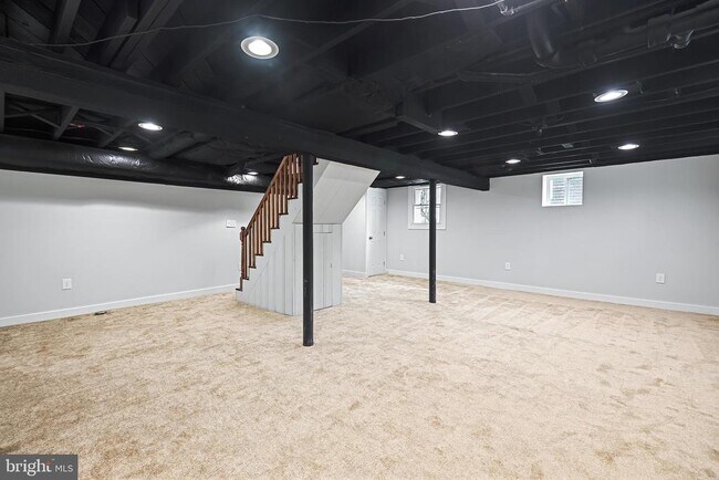 Building Photo - 821 Chesaco Ave