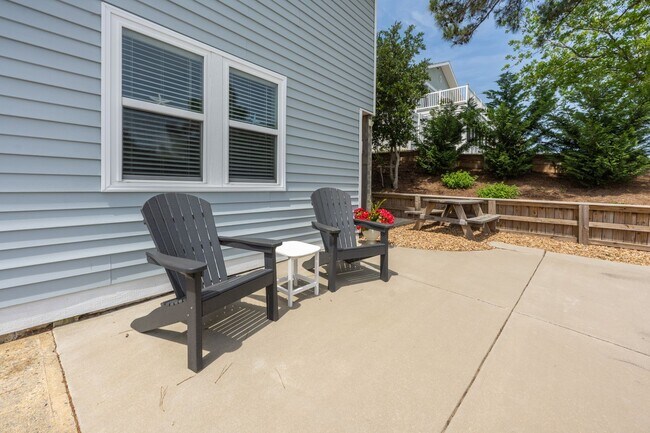 Building Photo - 600 W. Third Street