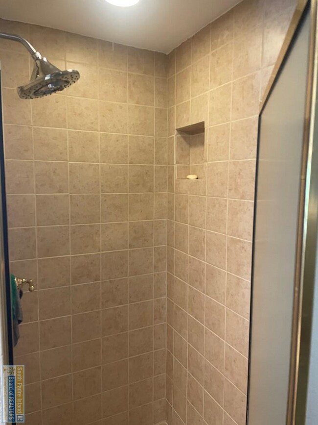 Building Photo - 921 Bass Ave