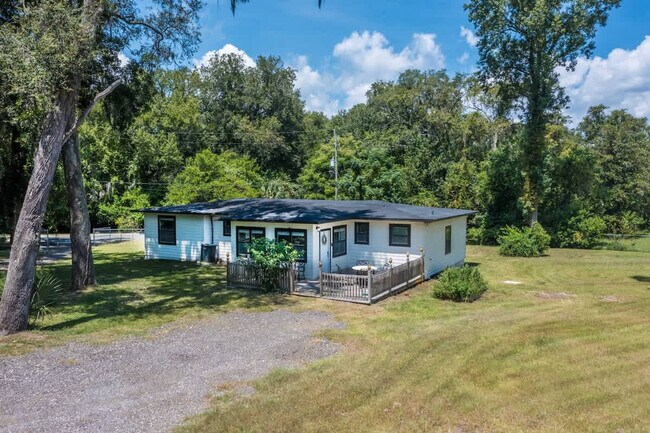 Building Photo - 6057 Fleetwood Rd