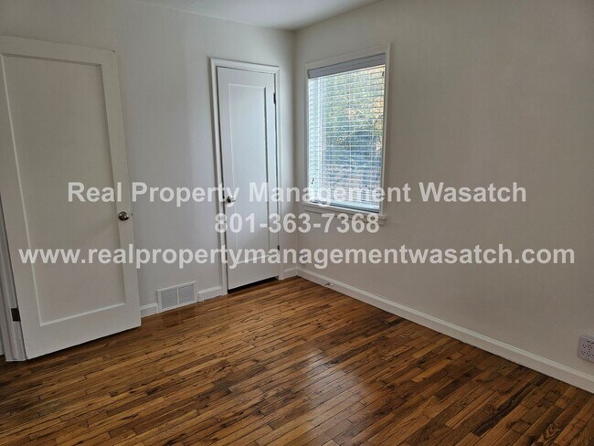 Building Photo - Check Out This 4 Bedroom 2 Bathroom Home in Salt Lake City!