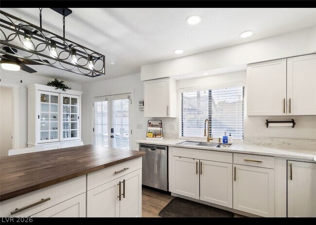 Building Photo - 712 Glen Abbey Cir