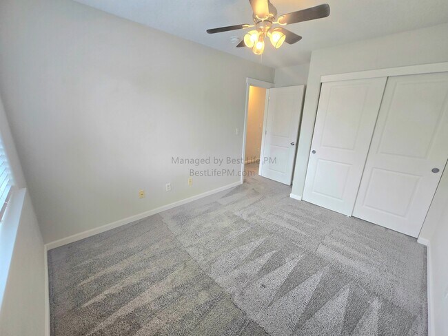 Building Photo - 17923 SW Niks Dr