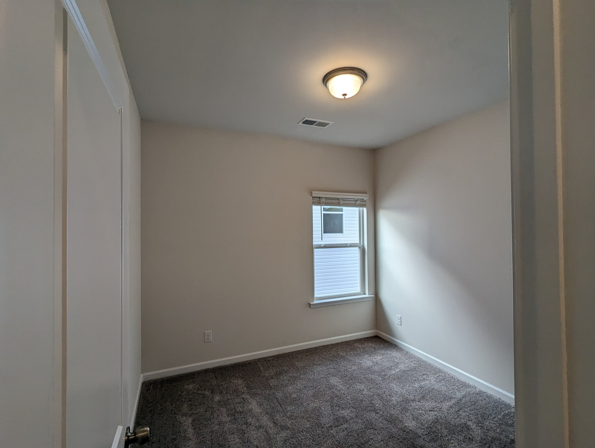 Building Photo - Room in House on Gala Ln