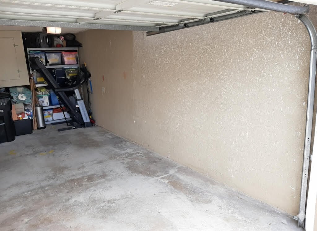 Garage - 2319 Curlew St