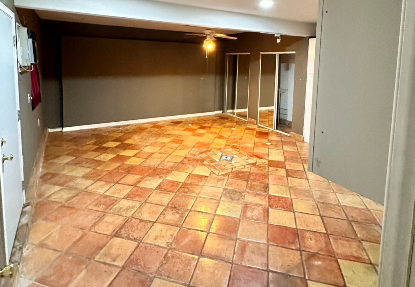 Building Photo - 11524 Flower St