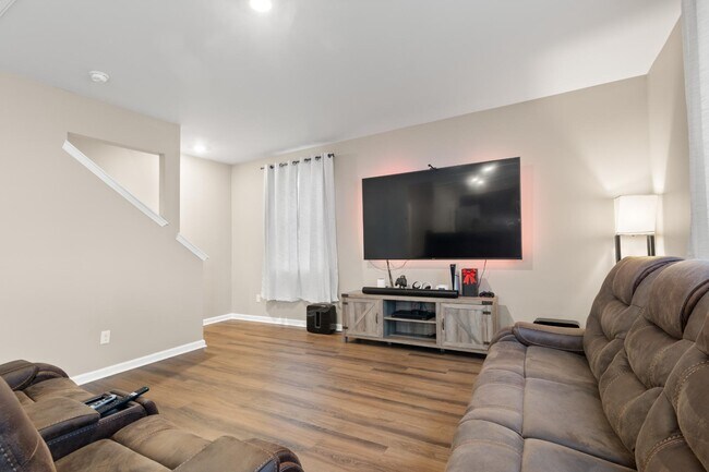 Building Photo - 103 Cardinal Flower Ct