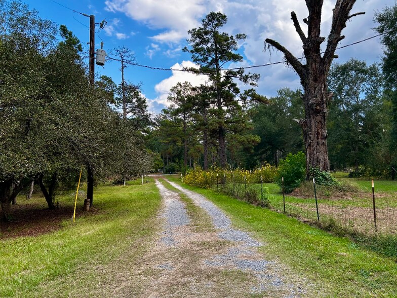 Building Photo - 8098 Eleanor Andrews Rd