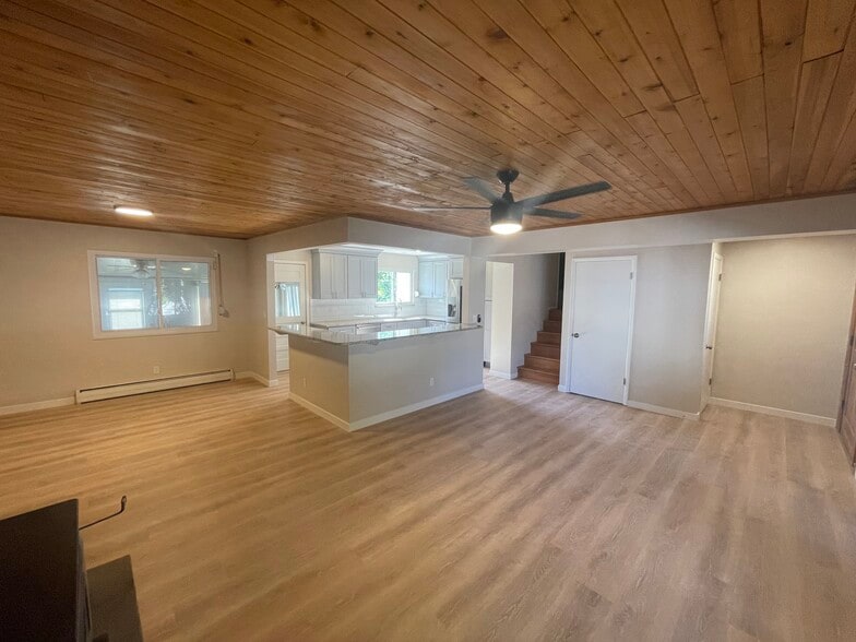 Main living - 33 Minden Cir