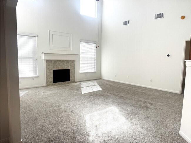 Building Photo - 6611 Sunrise Valley Ln