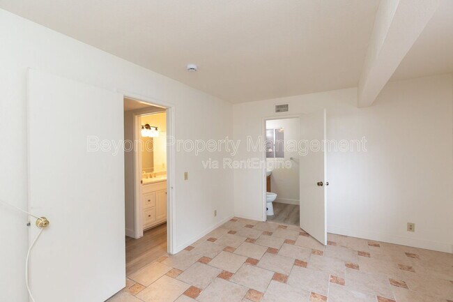Building Photo - 3725 Orion Dr