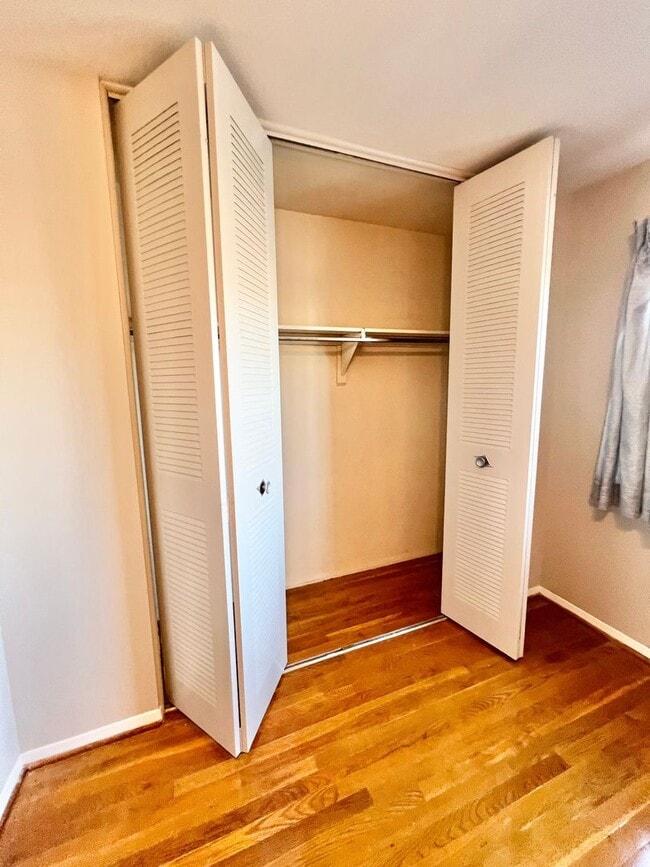 Building Photo - ***Waterfront Condo W/S/T INCLUDED!