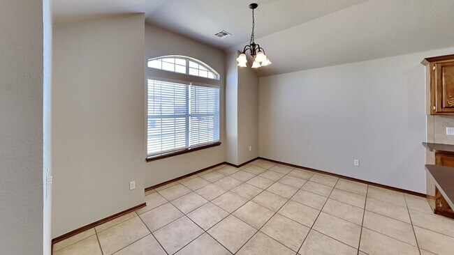 Building Photo - 3 Bedroom 2 Bath   - Edmond Schools