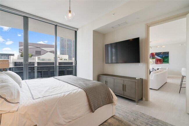 Building Photo - 1000 Brickell Plaza