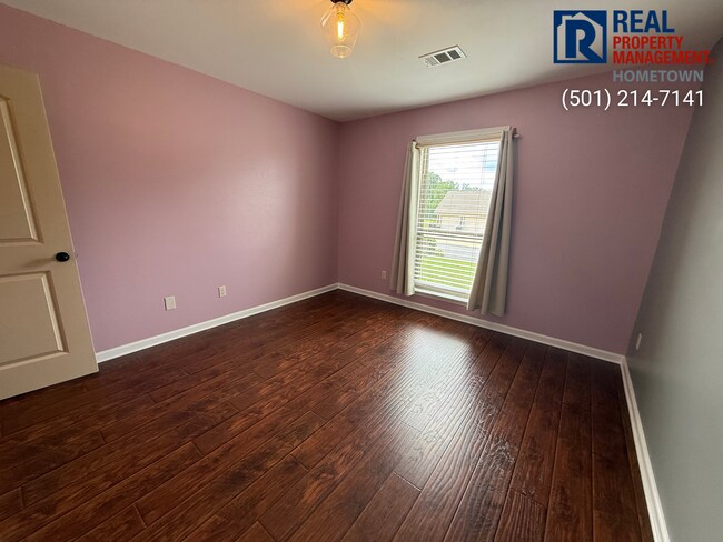 Building Photo - 2232 Ingleside Dr