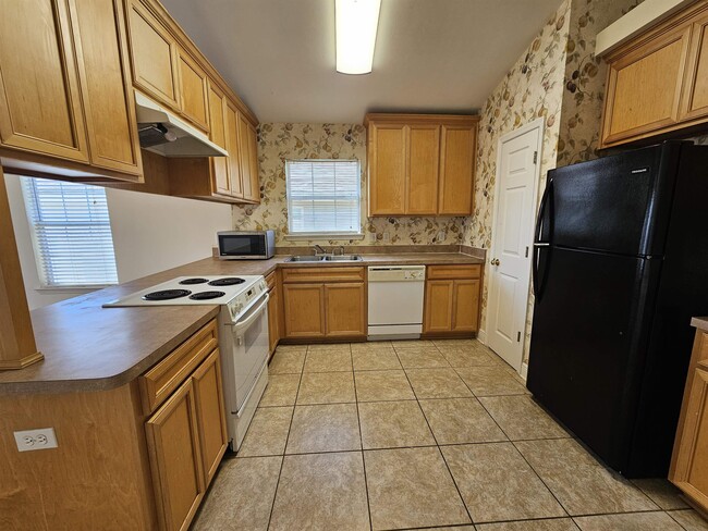 Building Photo - 3283 Emerson Ln