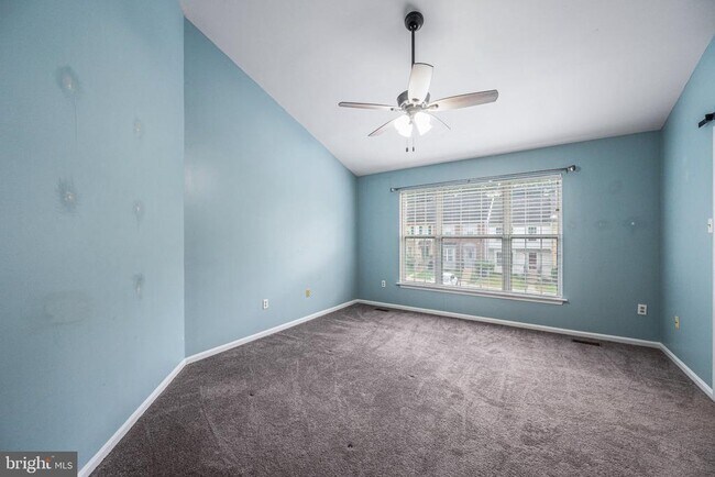 Building Photo - 616 Lions Gate Ln