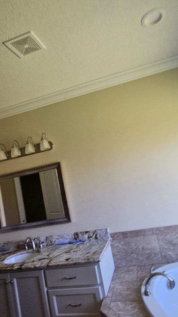 Building Photo - Knights Landing four bedroom home