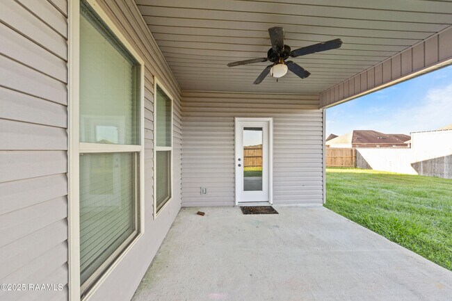 Building Photo - 223 Stanwell Ave