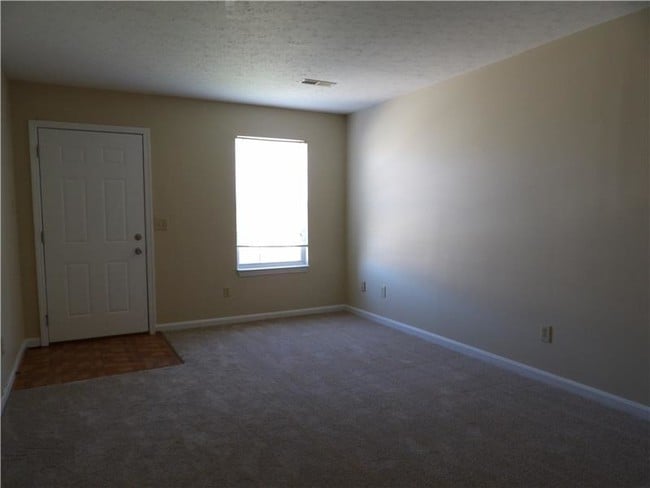 Building Photo - 62 Deer Haven Ct