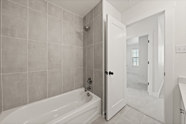 Building Photo - 602 Mercado St