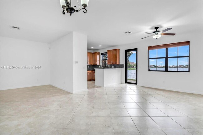 Building Photo - 9583 Town Parc Cir N