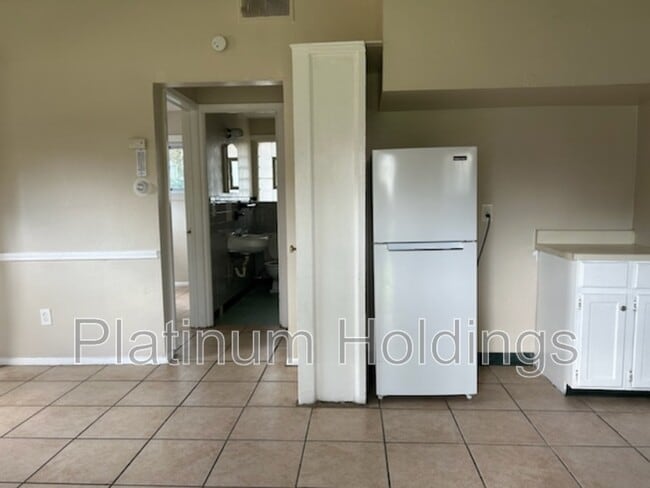 Building Photo - 1057 Neville Ave