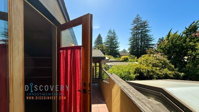 Building Photo - Charming Custom Retreat in Prime Berkeley ...