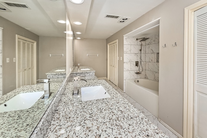 Building Photo - 10719 Idlebrook Dr