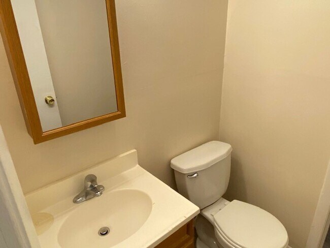 Building Photo - 3 Bedroom Ranch Home