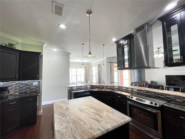 Building Photo - 907 Wildflower Rd