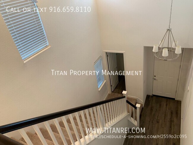 Building Photo - 1033 Oakbriar Cir