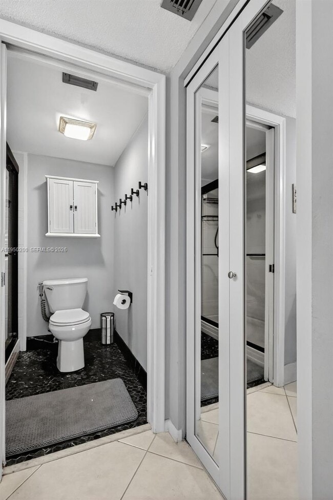 Building Photo - 13100 SW 11th Ct