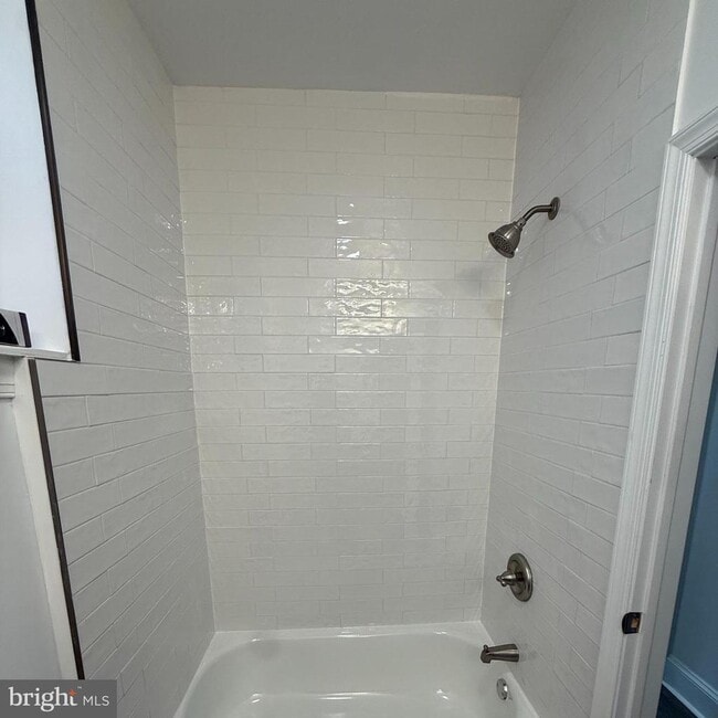 Building Photo - 4937 Walnut St