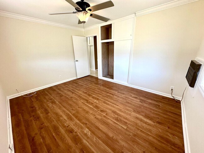 Building Photo - 861 W Ilex Dr