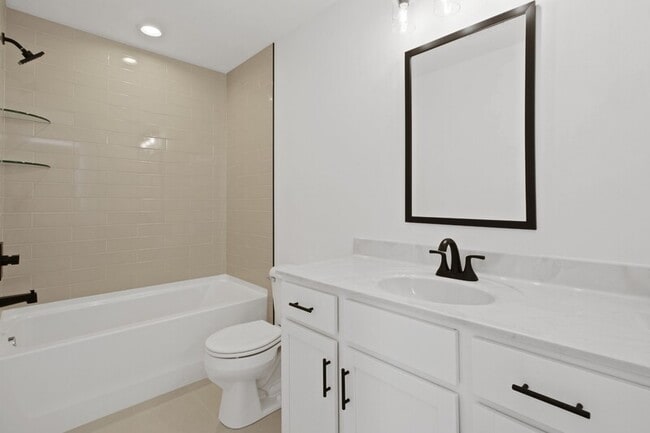 Building Photo - 41 W High St